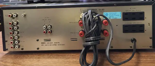 LUXMAN LV-103 STEREO AMPLIFIER AND LUXMAN T-105 STEREO TUNER in Stereo Systems & Home Theatre in City of Toronto - Image 6