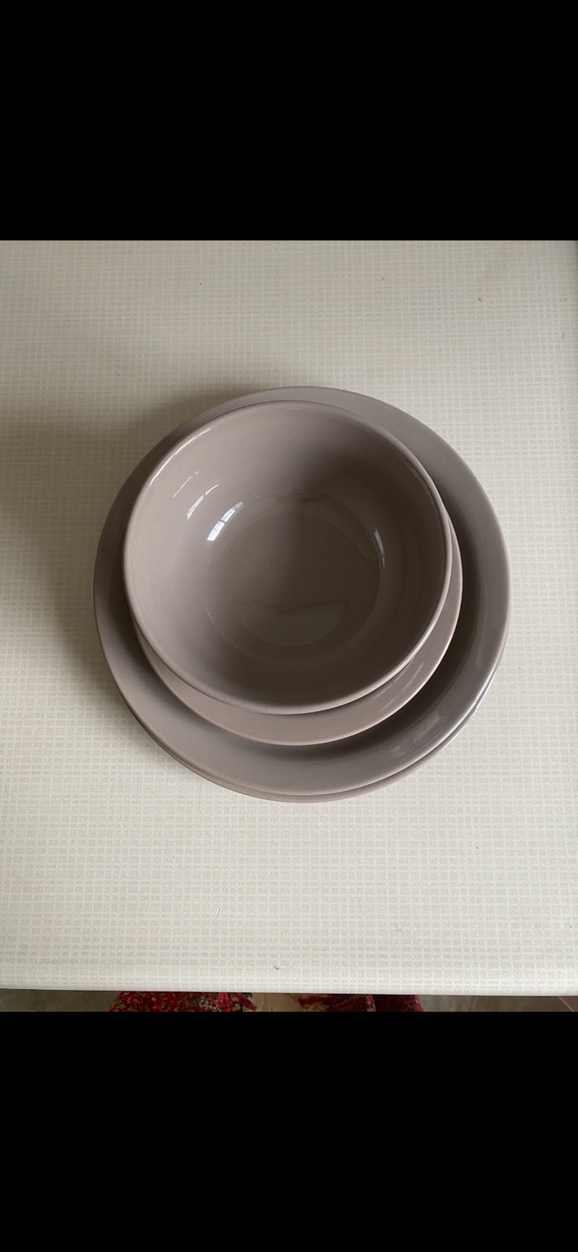 Dinnerware set in Kitchen & Dining Wares in London - Image 2