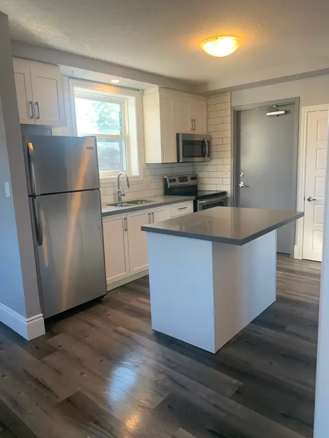 GORGEOUS 2 BEDROOM- ALL INCLUSIVE in Long Term Rentals in Kitchener / Waterloo - Image 6