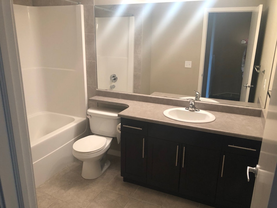Double Car Garage Duplex for Rent 5