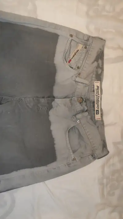 Vintage Diesel Made in Italy, Very rare and interesting wash, in great condition 32 x 32 fit longer...