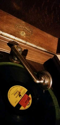 1910's Antique Columbia Phonograph