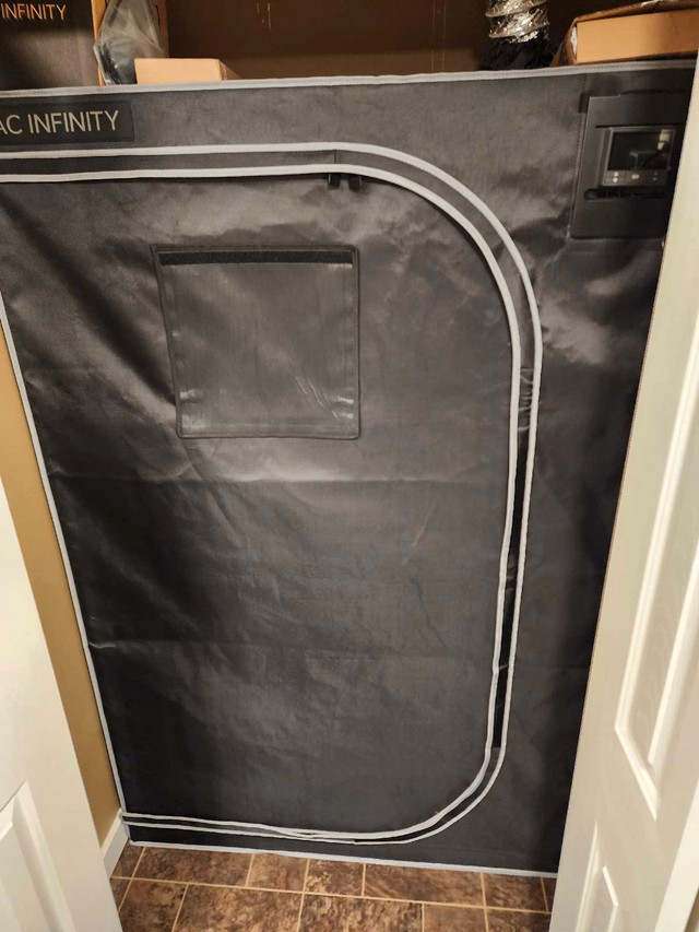 AC Infinity Cloudlab 642 Indoor Grow Tent 2x4x6 in Hobbies & Crafts in Edmonton