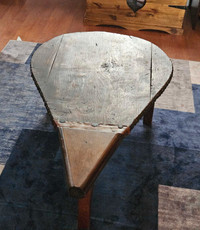 Half top bellows antique coffee table