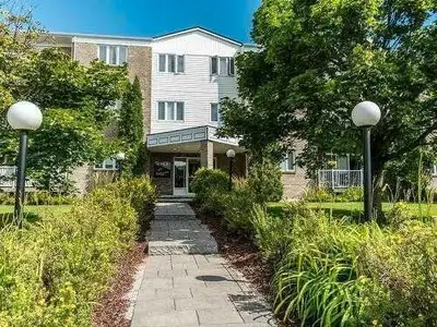 Grand Condo 4 1/2 à Cap-Rouge