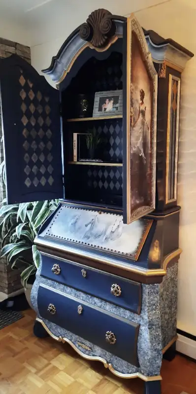 Secretary Desk/shelves/drawers - must sell/moving in Bookcases & Shelving Units in Hamilton - Image 9