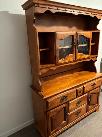 Vaisselier en merisier massif , 2 sections, très beau, View more