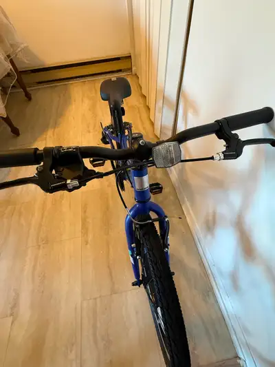 Vélo à vendre avec 7 vitesses, View more