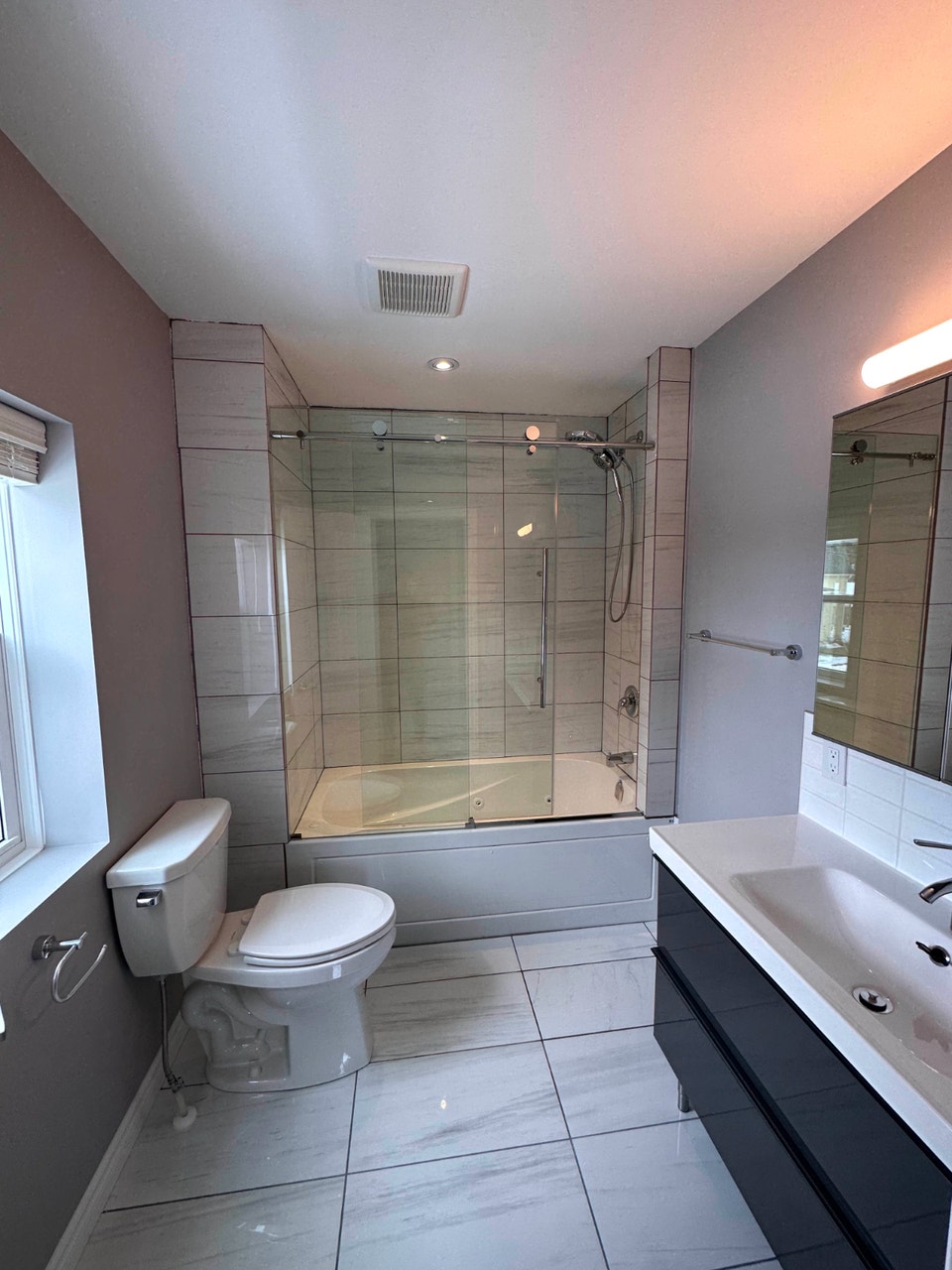 Bright Spacious 1BR in Duplex 5