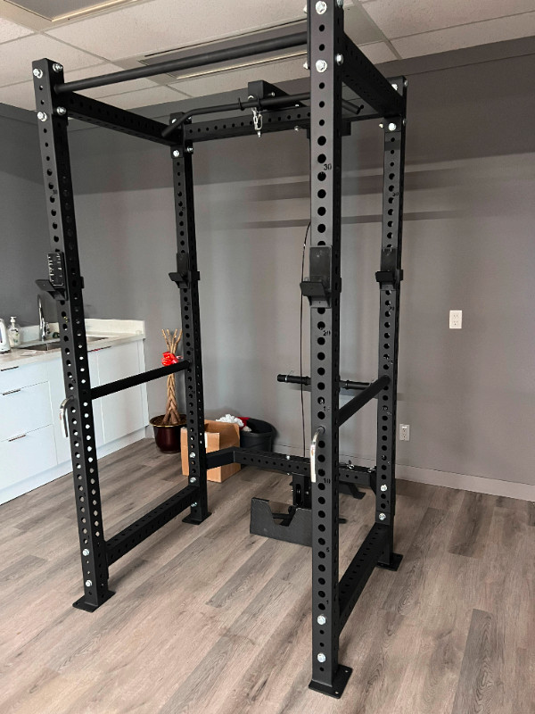NEW! SQUAT RACK WITH LAT PULL-DOWN AND LOW ROW ATTACHMENT in Exercise Equipment in City of Toronto - Image 4