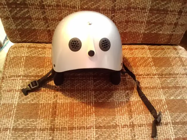 Winter Sports helmet Size S (52-54 cm). Skates s.13,3,4,5,7. in Skates & Blades in Ottawa - Image 7