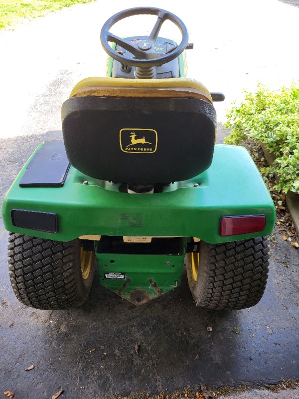 335 John Deere Lawn Tractor and Mower Lawnmowers & Leaf Blowers St