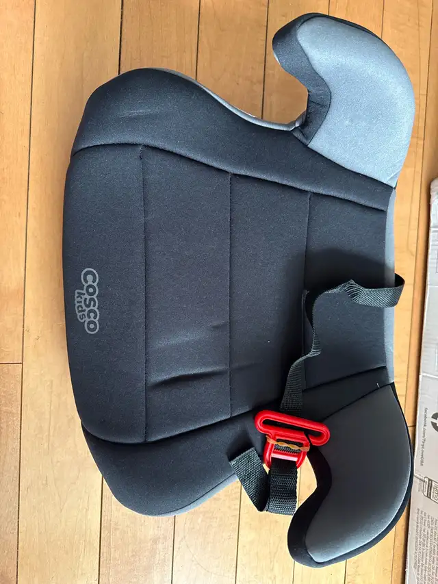 Cosco Booster Seat in Strollers, Carriers & Car Seats in Kitchener / Waterloo - Image 2