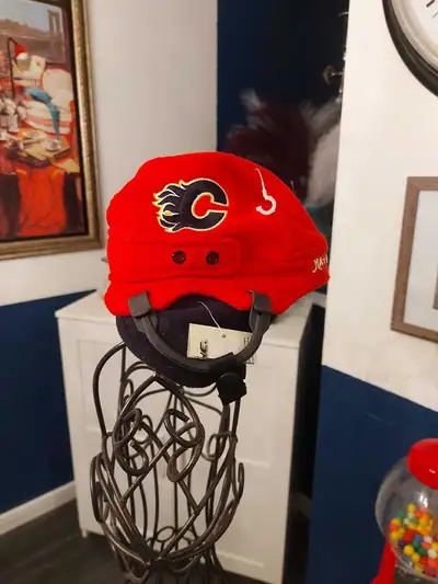 Calgary Flames youth hat, View more