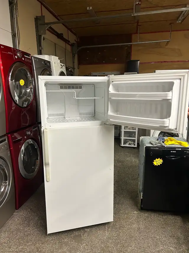 GE 28”  Refrigerator for Sale. in Refrigerators in Kitchener / Waterloo - Image 8