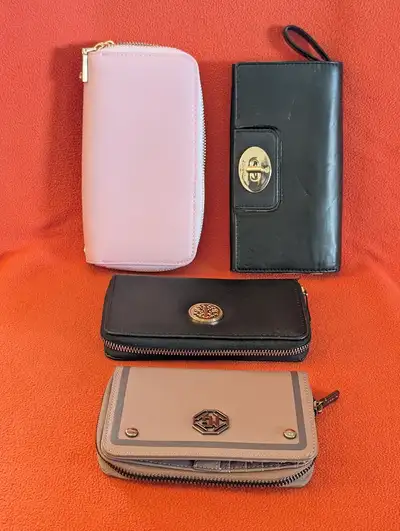 Large women's 3.5in wallets - 5.5 to 7.5in long, View more