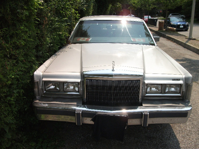 RARE 1988 LINCOLN TOWN CAR CARTIER FOR RESTORATION OR PARTS CAR in Classic Cars in City of Toronto - Image 3