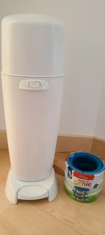 Poubelle à couches Genie avec 3 recharges, View more