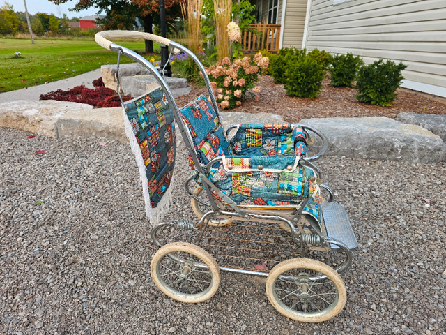 Classic Baby Stroller in Strollers, Carriers & Car Seats in St. Catharines
