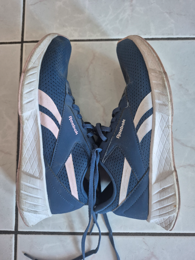 Ladies Reebok Size 9 - Excellent Condition, View more