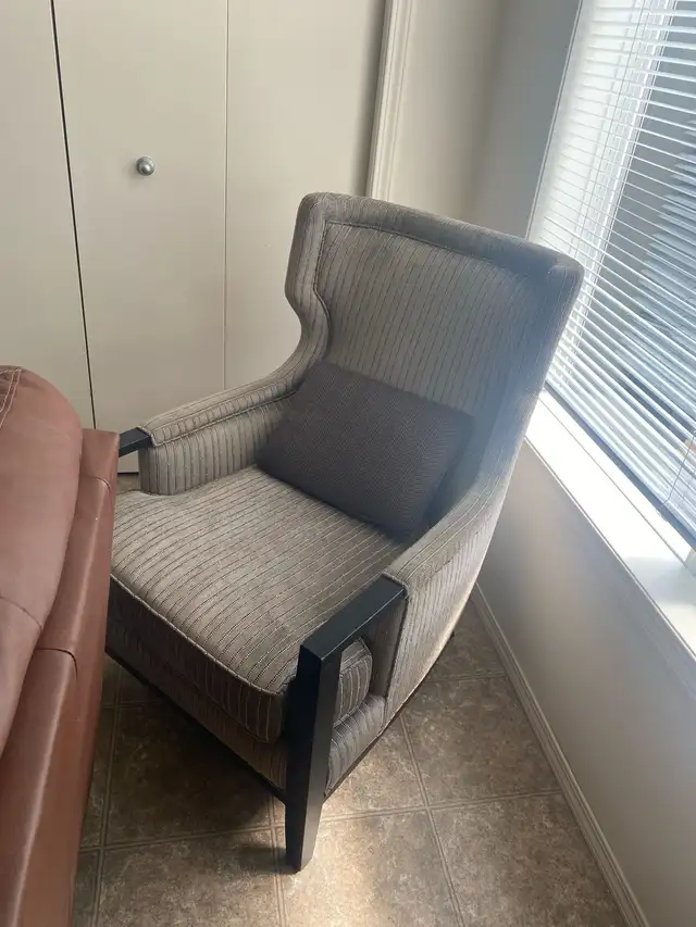 Accent upholstered chairs (2 available) in Chairs & Recliners in Calgary - Image 2