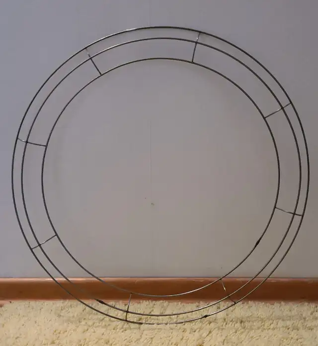 20" diameter metal wreath ring in Hobbies & Crafts in Strathcona County - Image 2