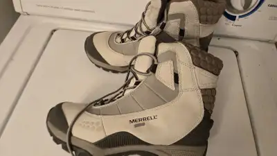 Bottes Merrell pointure 6, View more