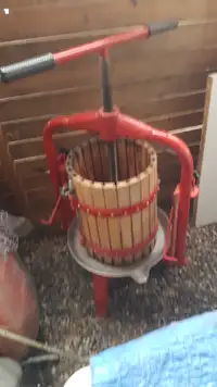 Wine press. Near new!