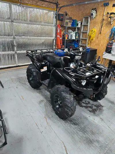 I am selling a 2017 yamaha grizzly 700cc special edition fourwheeler with 9678kms. I have owned the...