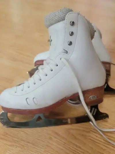 Riedell Synchro Figure Skates and Blade, View more