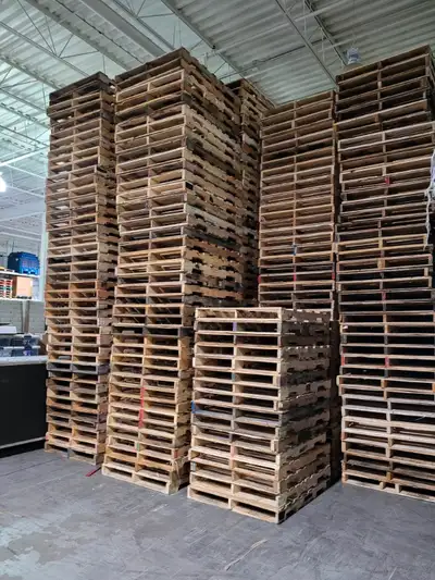 ♻ 48x40 FOUR WAY skids DRY ❤✔♻ Repaired ❤♻✔ READY for 2nd Life, View more
