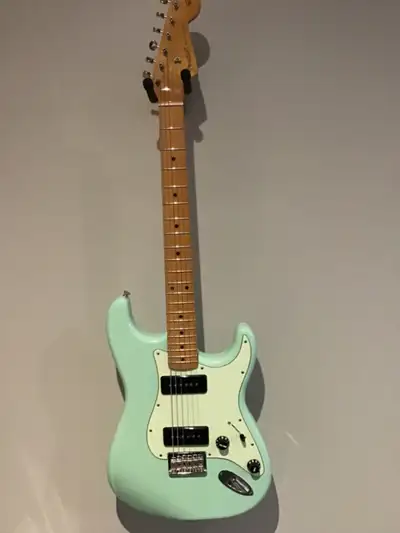 Fender Stratocaster Noventa, View more