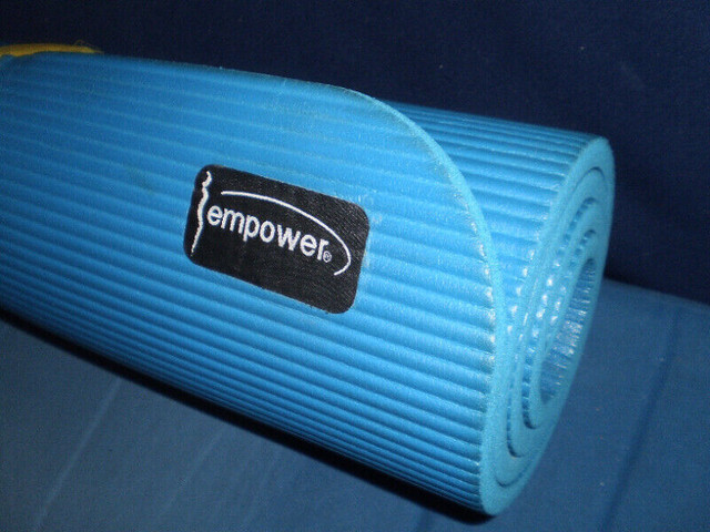 Gym / Yoga / Pilates Mats in Exercise Equipment in City of Toronto - Image 4