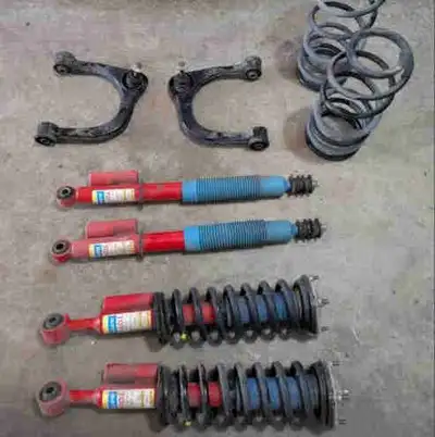 Like NEW! These components are in great condition. Only used for a couple of months before getting s...