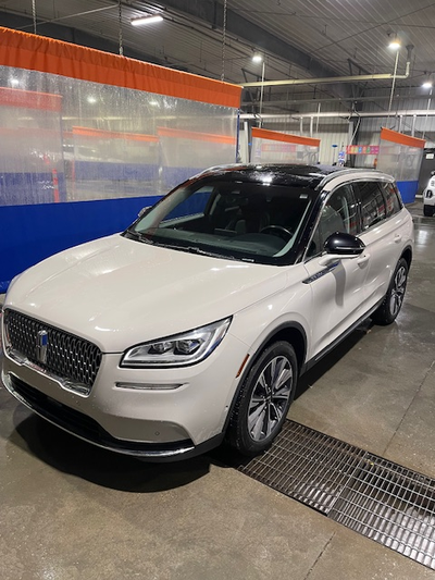 2020 Lincoln Corsair. 2.3l turbo. 76000 km. new tires. New windshield. all services done on schedule...