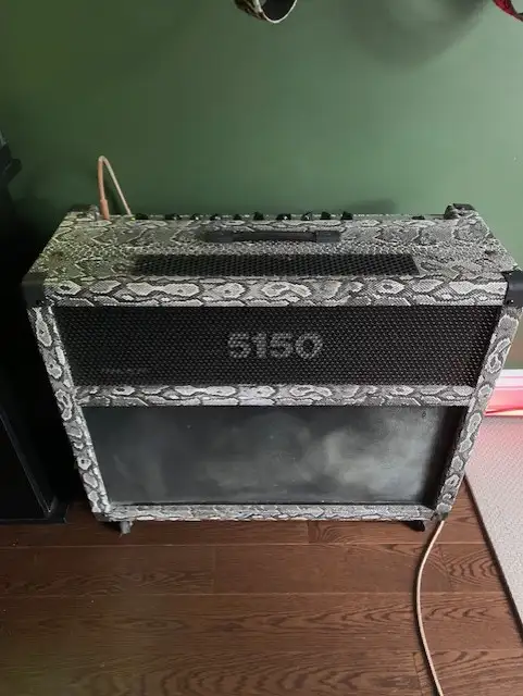 Peavey 5150 EVH 2x12 combo in Amps & Pedals in Oakville / Halton Region - Image 2