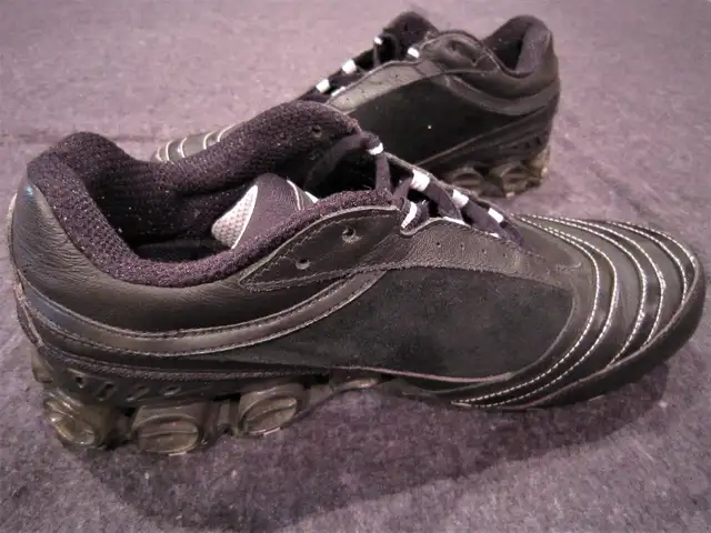 Mens adidas BOUNCE Running Shoes Size 10 in Men's Shoes in Oakville / Halton Region - Image 5