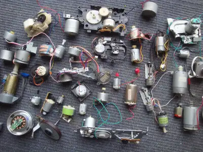 petits moteurs électriques 2$, View more