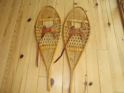 Rebaf made my Faber traditional wood snow shoes. 14" x 42" Check out my ads for more snowshoes Pick...