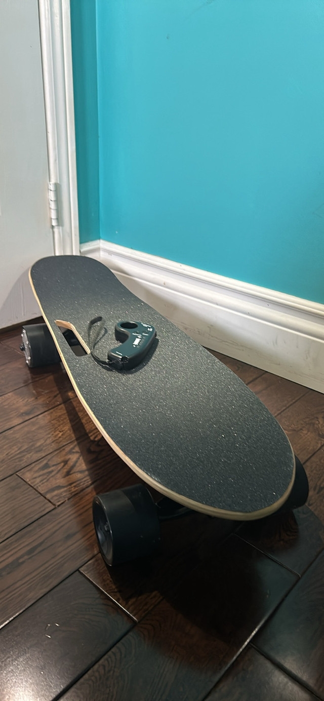 Electric skateboard  in Skateboard in Mississauga / Peel Region