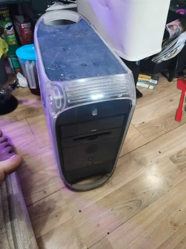 Power Mac G4 in Desktop Computers in Kingston - Image 5