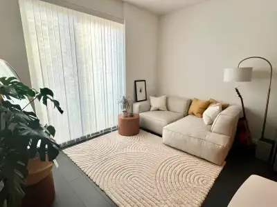 3b1.5b condo townhouse RoyalYork and Dundas