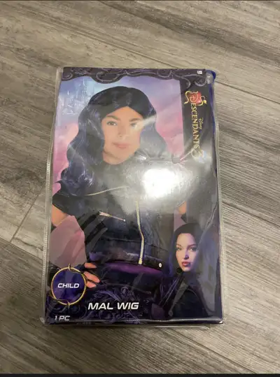 Descendants 3 - Mal wig, View more
