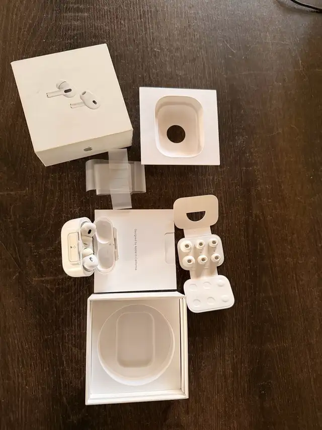 AirPods Pro 2 in Headphones in Regina - Image 4