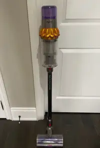 Dyson V15 Vacuum Cleaner Mint Condition