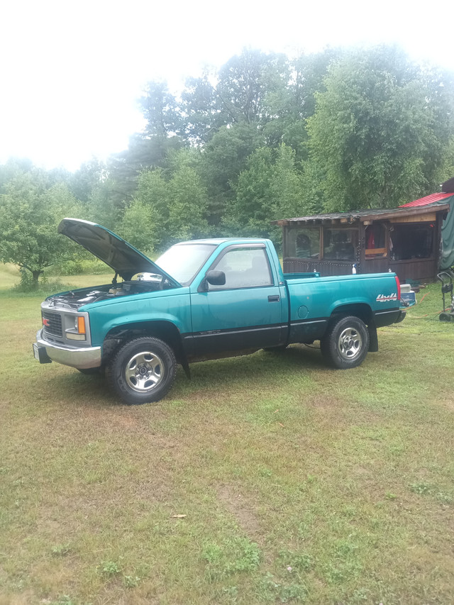 /94 sierra 4x4 6'5 box 4.3 litre 5speed manual in Cars & Trucks in Kingston - Image 3