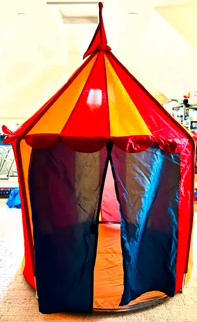 Just like this one but in red and yellow! Pick up in St Vital. https://www.ikea.com/ca/en/p/cirkusta...