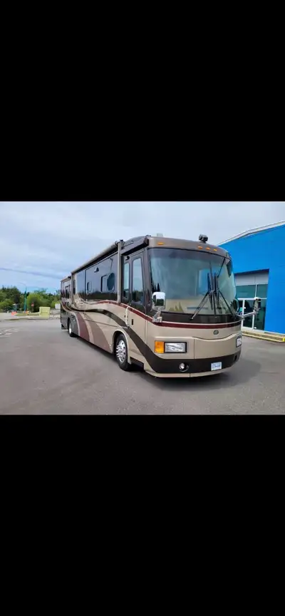 2005 Travel supreme 40 foot with four slide outs 400 HP Cummins freshly service new fuel filters, ai...