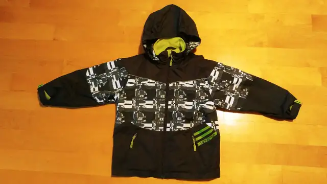 Boys spring/autumn jackets in Kids & Youth in Laval / North Shore - Image 5