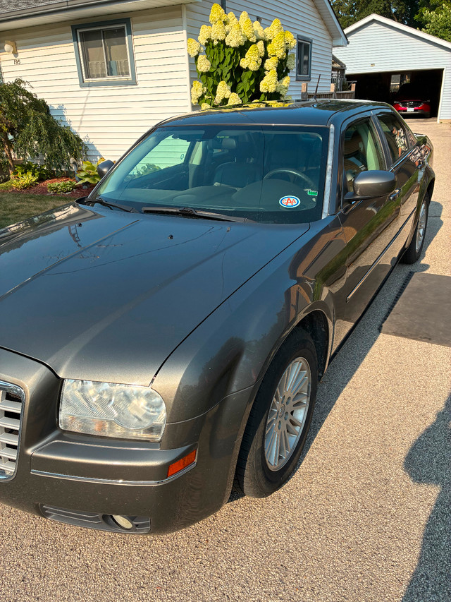 2008 Chrysler 300 limited in Cars & Trucks in Norfolk County - Image 3